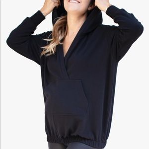 Ingird&Isabel Nursing Sweatshirt Hoodie Medium